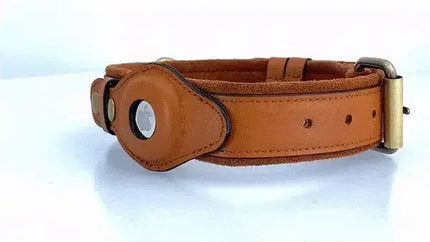 Leather AirTag Dog Collar featuring a stylish design and secure holder for Apple AirTag, perfect for tracking dogs.